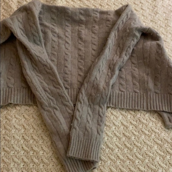 Brandy Melville sweater - Picture 3 of 4